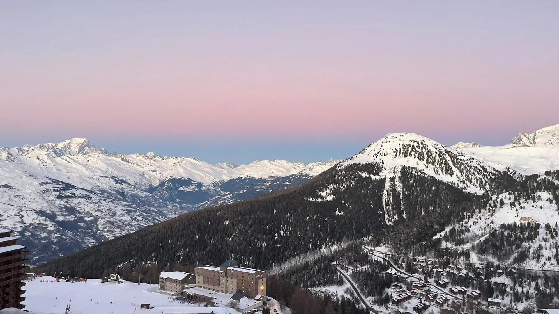 Appartement 4 Personnes Dans Le Mythique Paquebot Des Neiges A La Plagne