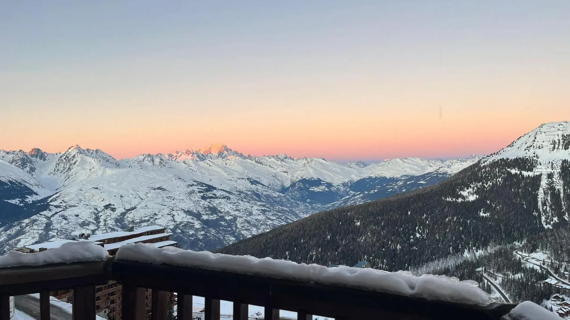 Appartement 4 Personnes Dans Le Mythique Paquebot Des Neiges A La Plagne Apartment