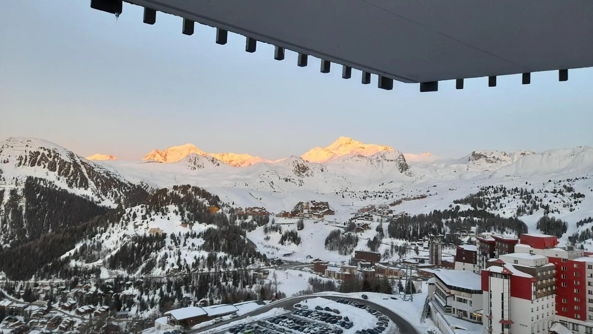 Appartement 4 Personnes Dans Le Mythique Paquebot Des Neiges A La Plagne